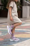 Lila Dream Işıltılı Mor Cırt Cırtlı Hafif ve Esnek Tabanlı Nefes Alabilir Kız Çocuk Spor Ayakkabı Sneaker – Okul ve Günlük Kullanım İçin Ortopedik Destekli Yürüyüş Ayakkabısı