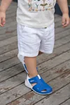 BreezeWalk Hafif ve Esnek Tabanlı Delikli Erkek Çocuk Mavi Beyaz Sandalet - Cırt Cırtlı Arka Bantlı Havuz Deniz ve Günlük Yazlık Spor Çocuk Ayakkabısı