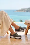 EasyStep - Haki Beyaz Unisex Hafif EVA Sabo Terlik, Ergonomik Tabanlı Nefes Alabilen Islak Zemin Uyumlu Kemerli Hastane, Plaj, Ev ve Günlük Kullanım Terliği - Clog Sandalet