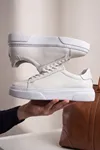 Prestige Sneaker – Hakiki Deri Beyaz Erkek Sneaker, Ergonomik Kalın ve Yumuşak Tabanlı Bağcıklı Günlük Ayakkabı