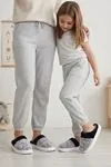 Unisex Ultra Hafif Yumuşak Peluş Kaymaz Taban Anne Çocuk Misafir Gri Kalp Desenli Ev Terliği 5808