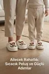 Unisex Hafif ve Yumuşak Peluş Kaymaz Taban Anne Çocuk Misafir Noel Yılbaşı Temalı Ekru Ev Terliği 5808