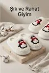 Hafif ve Yumuşak Peluş Kaymaz Taban Anne Çocuk Misafir Penguenli Noel Yılbaşı Ekru Ev Terliği 5808